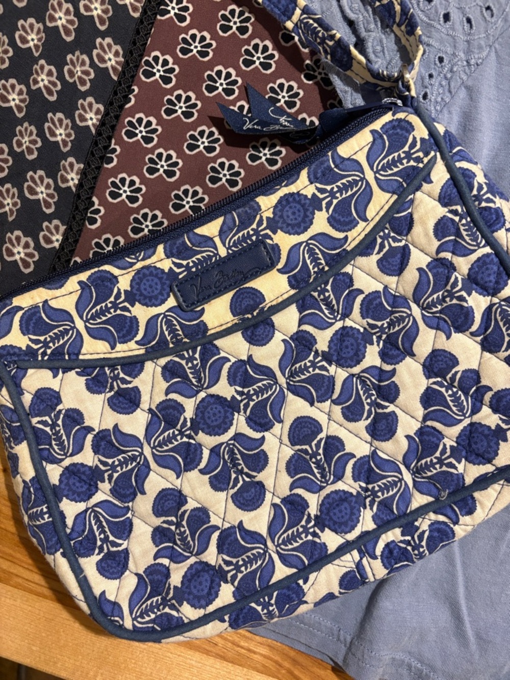 Women’s Bundle - Picture 2 of 7
